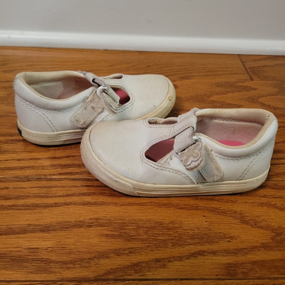 Keds Girls Daphne T-Strap Mary Jane Shoes Hook Loop White Leather Toddler Sz 7 - Picture 9 of 10